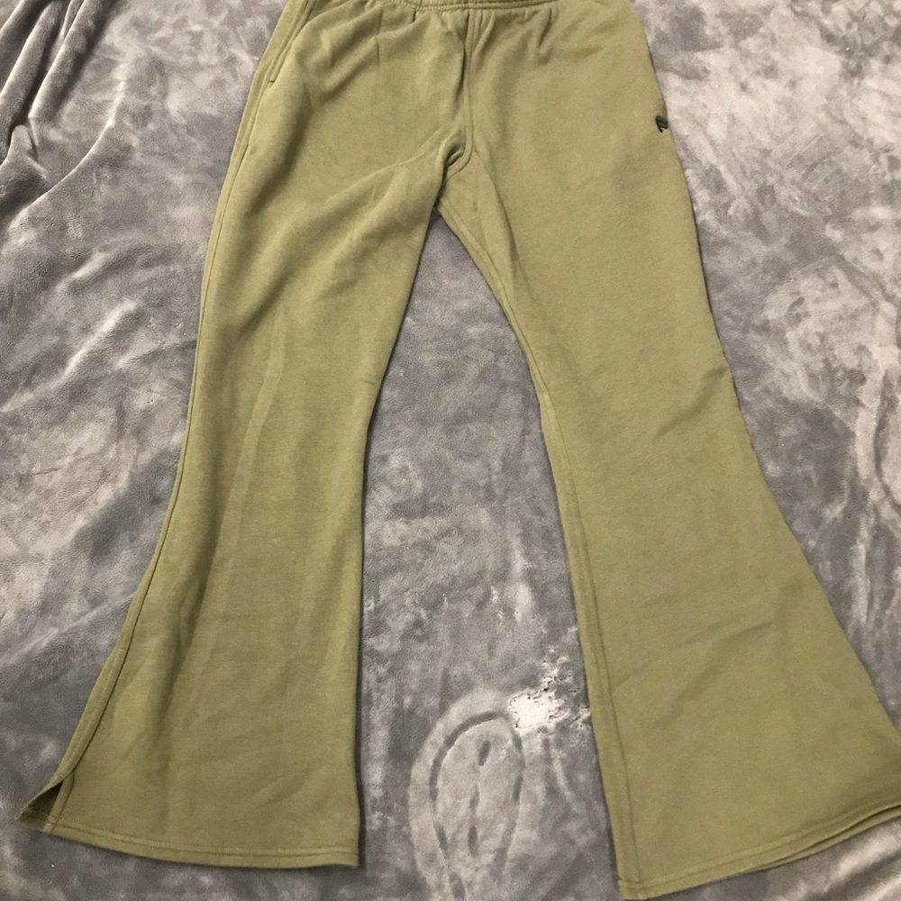 Fabletics Year Round Terry Olive Green Flared Bottoms Womens M 25